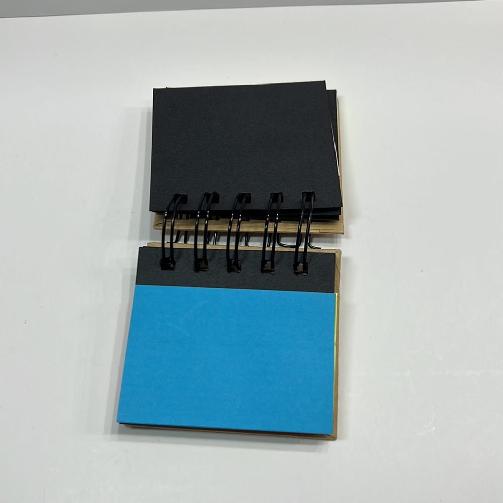 Sticky notes and tabs - Picture 5 of 7